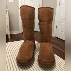 Ugg Classic Tall Boot in chesnut size 8